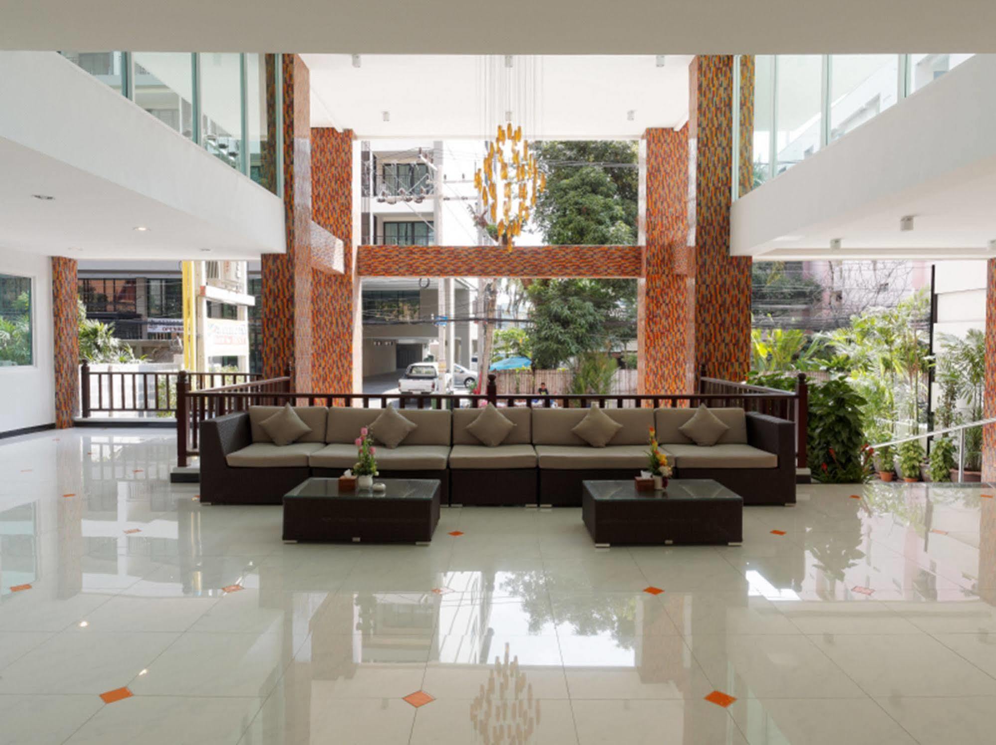 Pattaya Blue Sky Hotel Eksteriør billede